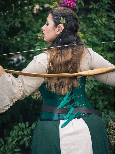 Trollfelsen Mittelalter Gewandung Ledermieder Vollbrust Grün Hinten